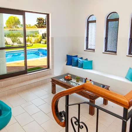 Bellegarde - Com Piscina Aquecivel E Bbq Em Albufeira