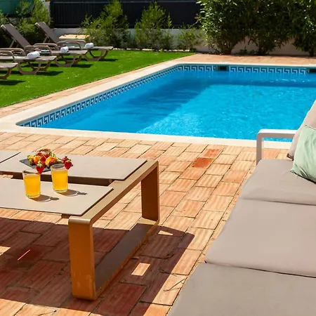 Bellegarde - Com Piscina Aquecivel E Bbq Em Albufeira