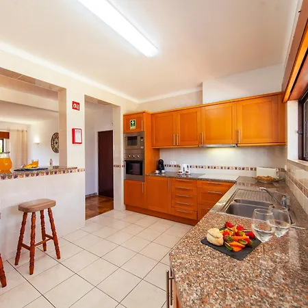 Bellegarde - Piscina Aquecível E Bbq Em Villa Albufeira